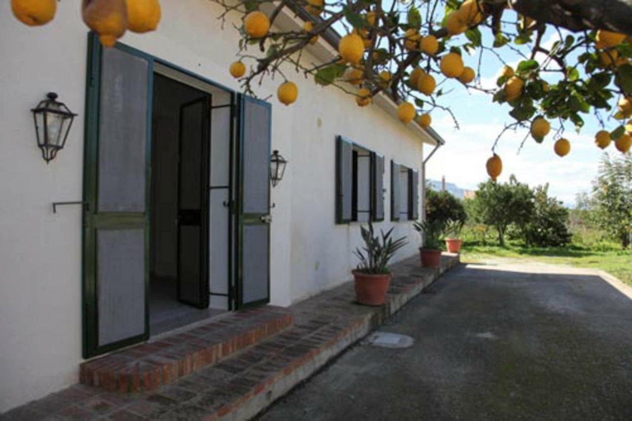 La Casa Tra I Limoni Di Rosmarino Park It083O84B59Cp6Px5J Villa SantʼAgata di Militello Екстериор снимка